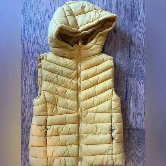 Boys Yellow Zara Puffer Hooded Vest Size 8-9 - Picture 3 of 4